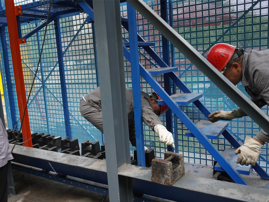 全钢起升式外防护架（装配起升式作业防护平台）AX-Ⅱ型通过国家级检测(图5)